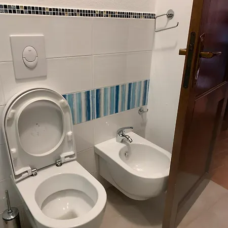 B12 Apartment *