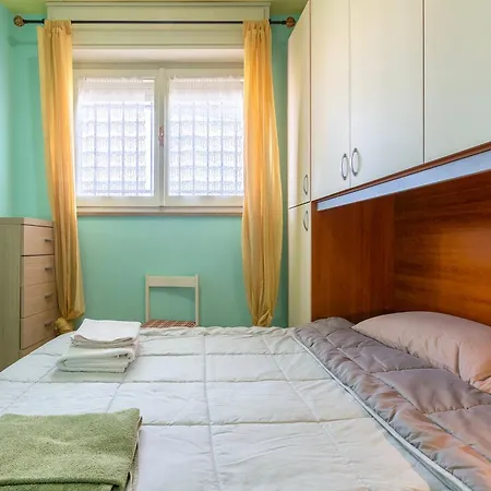 Apartment B12
